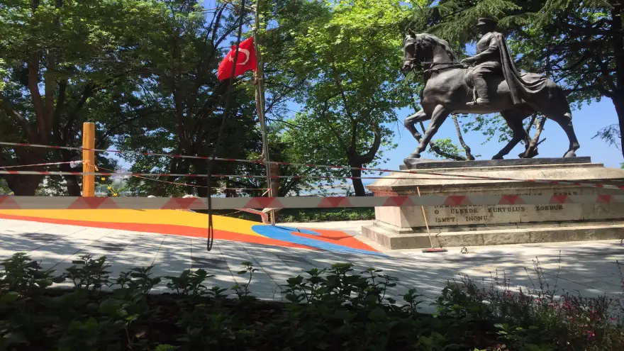 İnönü'ye yapılan saygısızlığı Meclis gündemine taşıdı