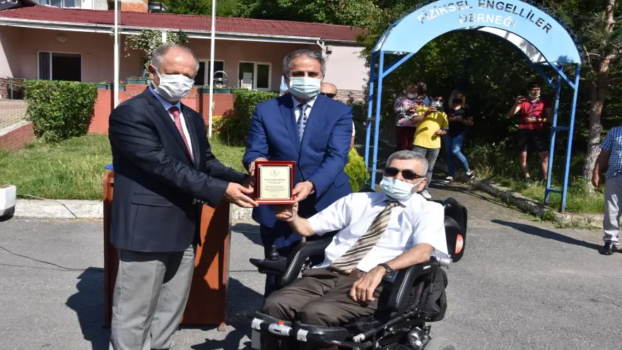 15 Adet manuel tekerlikli sandalye törenle teslim edildi