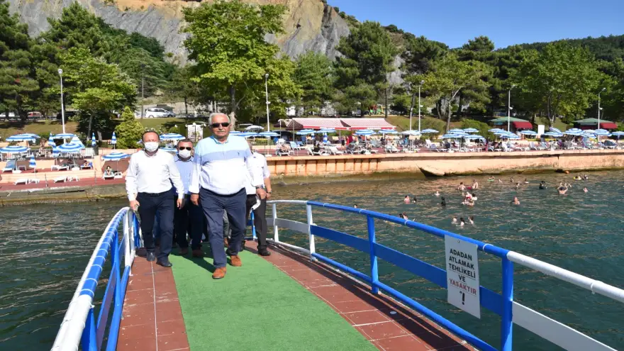 Barış plajı’nda aqua park kurulumuna başlandı