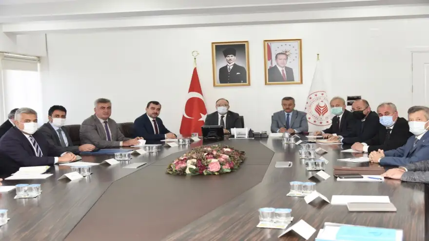 Karayolları, çevre ve DSİ yatırımları değerlendirildi...