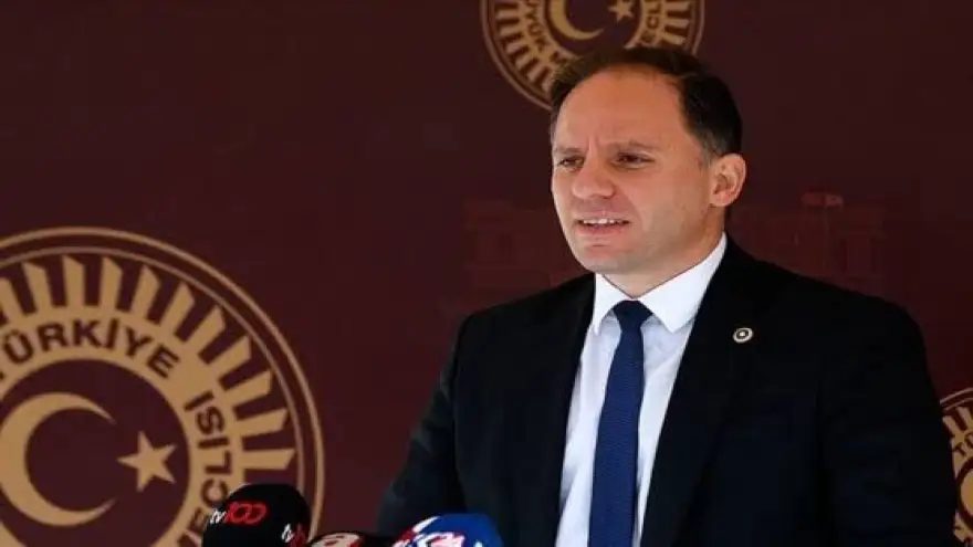 Çamurlu içme suyu Meclise taşındı