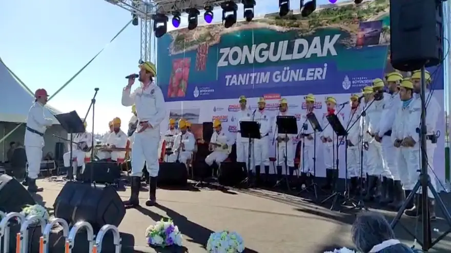 Madenci Korosu, Zonguldak günleri’nin açılışında konser verdi
