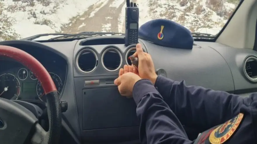 Kızılgerdan kuşuna şefkat eli