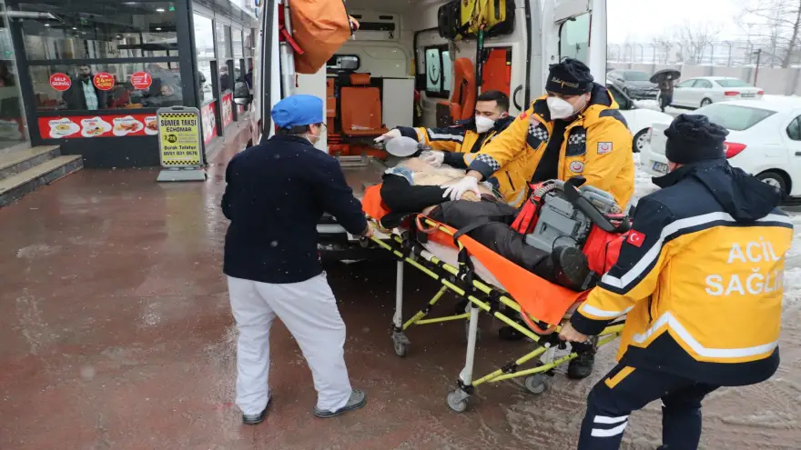 Kalp krizi geçiren yaşlı adamın durumu kritik..