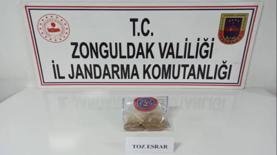 Jandarma, 100 Gram toz esrar ele geçirdi