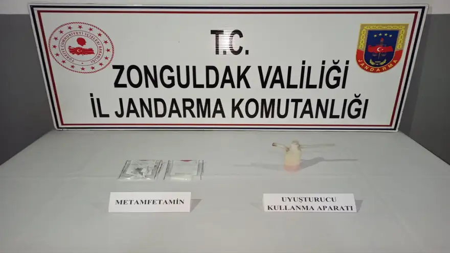 Araç içerisinde uyuşturucu madde ele geçirildi...
