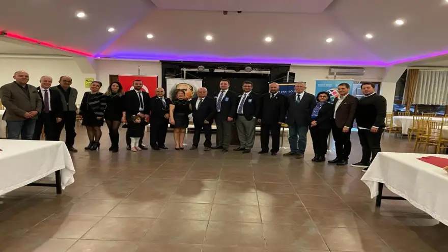 Hizmet ödülü Eroğlu'na taktim edildi