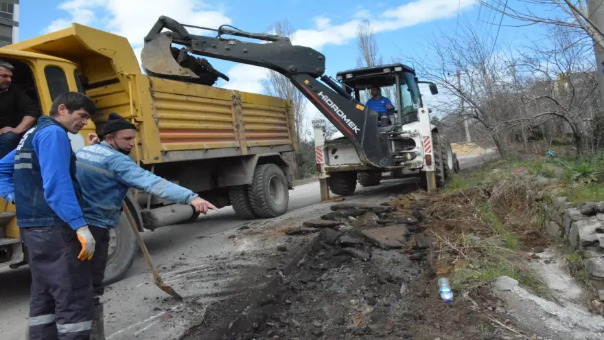 Sarıkokmaz Mahallesi’nde Su Hattı Yenileme Çalışması Yapılıyor