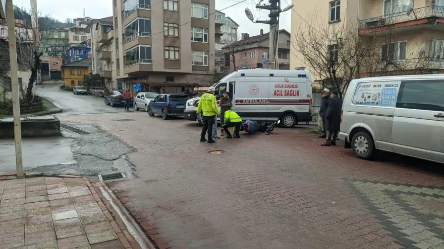 Otomobil ile motosiklet çarpıştı: 1 Yaralı