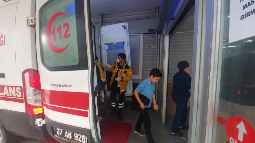 Öğrenciler pastadan zehirlendi...