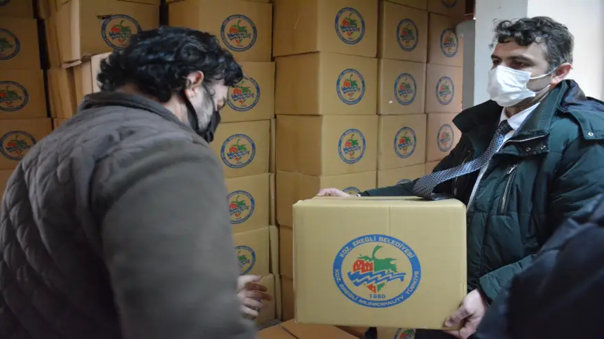 Ereğli Belediyesi, bin 500 aileye gıda yardımında bulunuyor