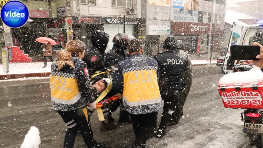 Motosikleti kaydırdı kaza yaptı