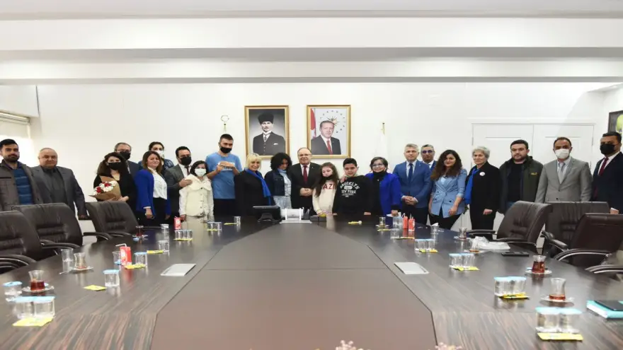 Farkındalık Gününde Vali Tutulmaz’ı Ziyaret Ettiler...