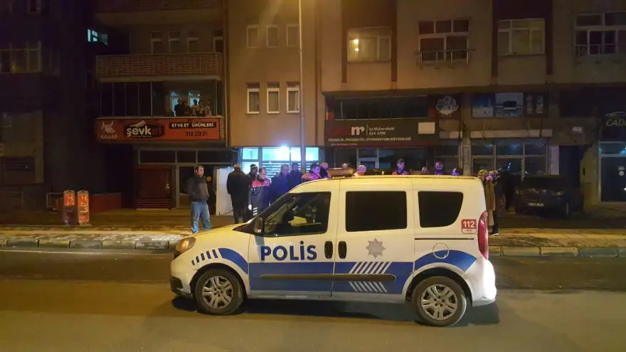 Husumetli olduğu kişiyi bıçakladı 