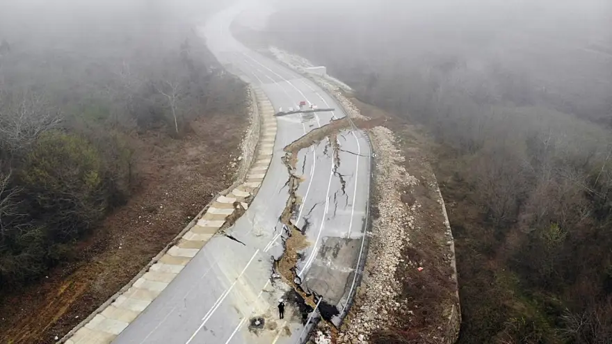 Karadeniz Sahil Yolu'nda çökmeler devam ediyor