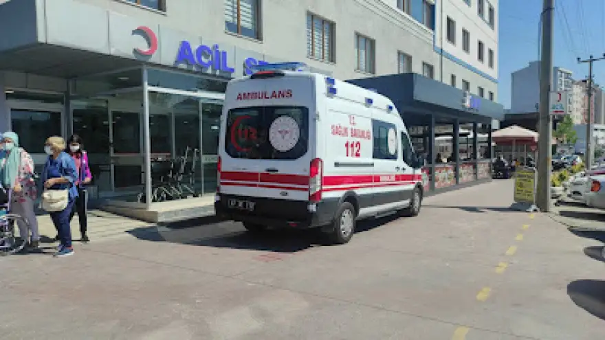 Patpatın bıçağına ayağını kaptırdı..