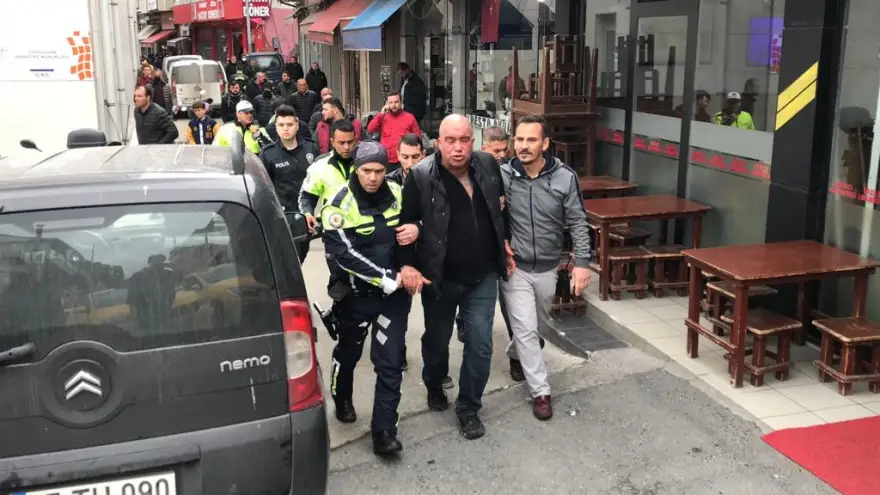 Polislerle tartışan sürücü karakolluk oldu...
