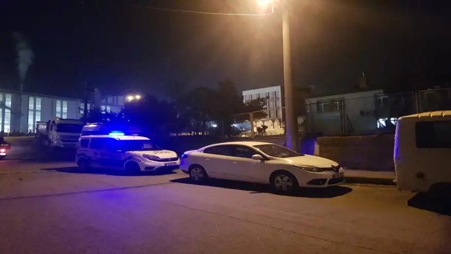 Kaybolan çocuğu gençler Polise teslim etti