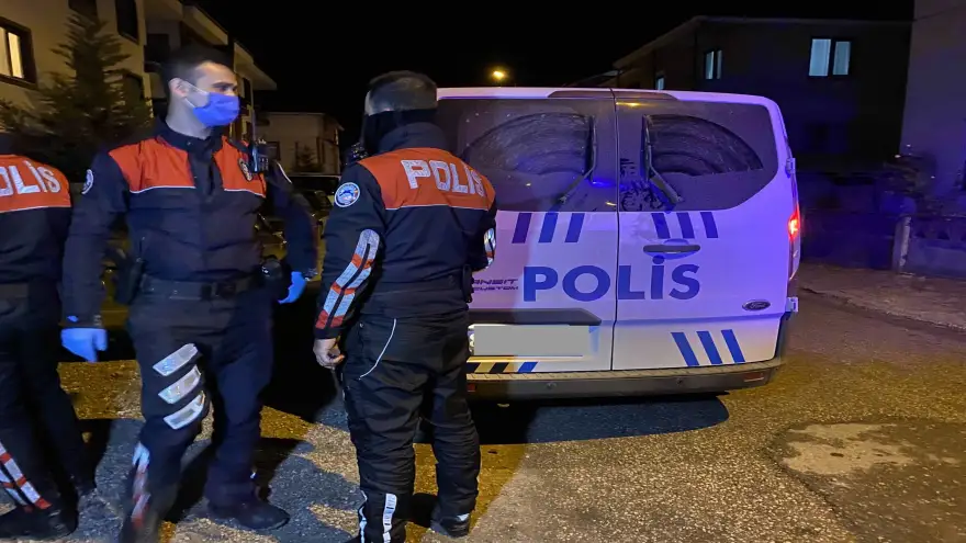 6 Kişi uyuşturucu maddeyle yakalandı 