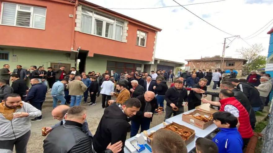 Geleneksel bayramlaşma sabah namazının ardından yapıldı