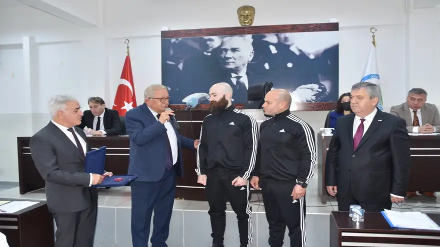 Posbıyık: Erdemir - Tat Metal– TSO– Sendika, Kulübe Bir Lira Vermedi