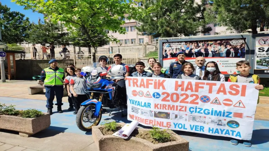 Jandarma’dan 5 adımda trafik eğitimi
