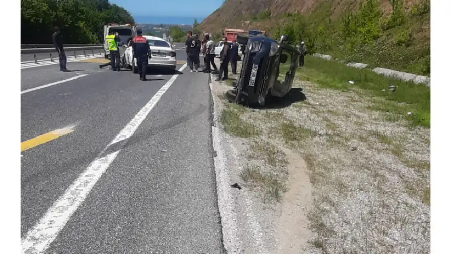 Ticari kamyonet sürücüsü direksiyon hakimiyetini kaybetti