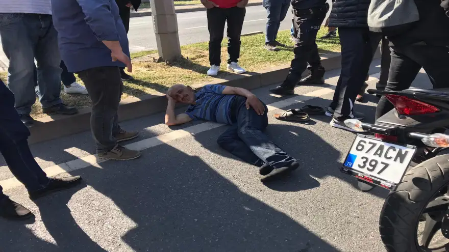 Motosiklet yayaya çarptı: 1 Yaralı