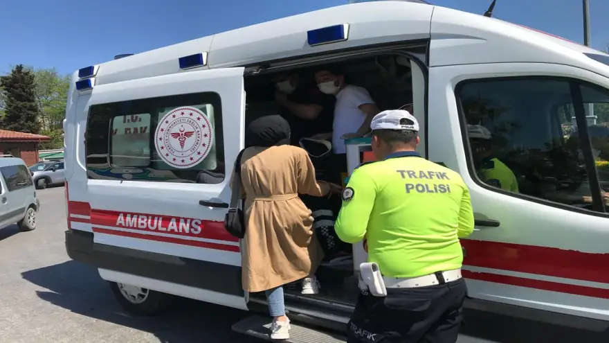 Yolun karşısına geçmek isterken araba çarptı