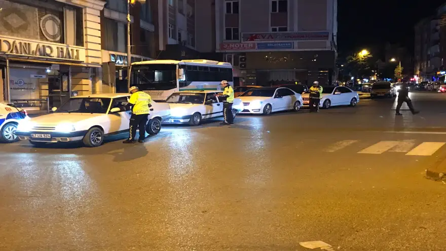 Trafik denetimleri hız kesmeden devam ediyor...