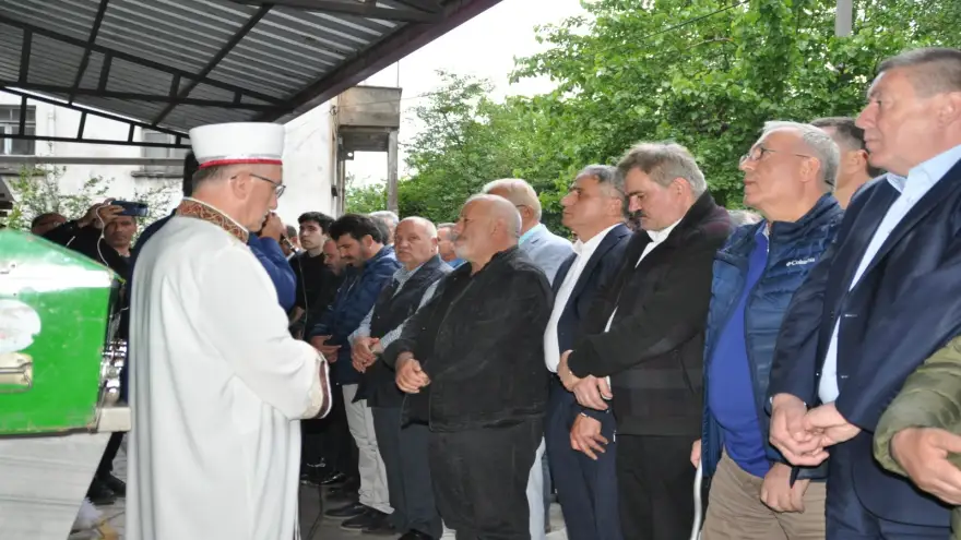 Azman son yolculuğuna uğurlandı