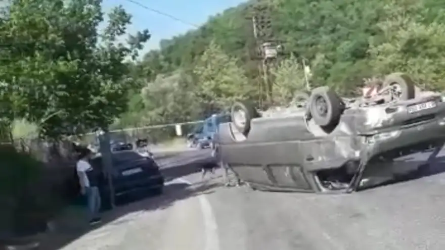 Otomobile çarptı takla attı