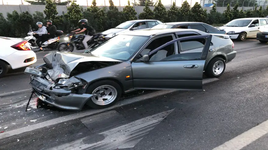 Trafik Kazası: 3 Yaralı