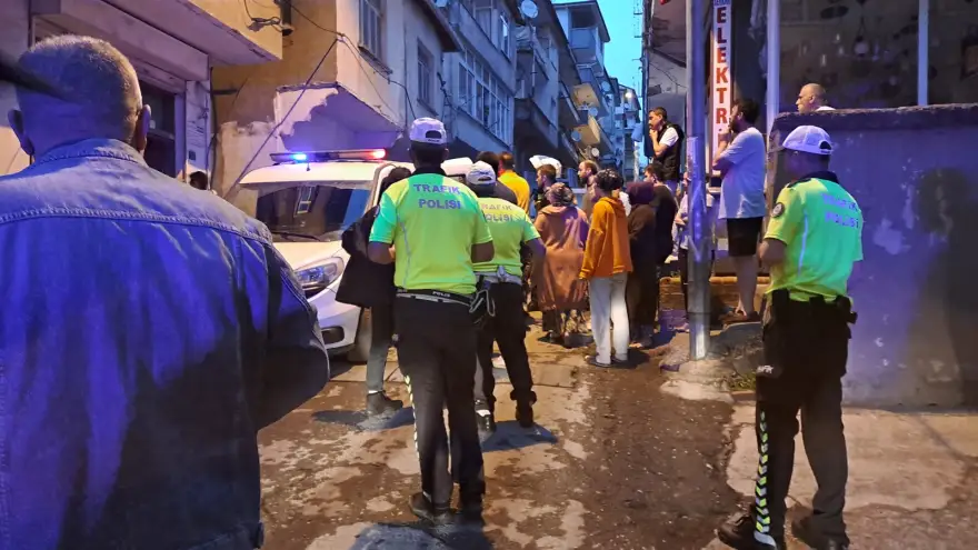 Mahalle karıştı, ekipler sevk edildi