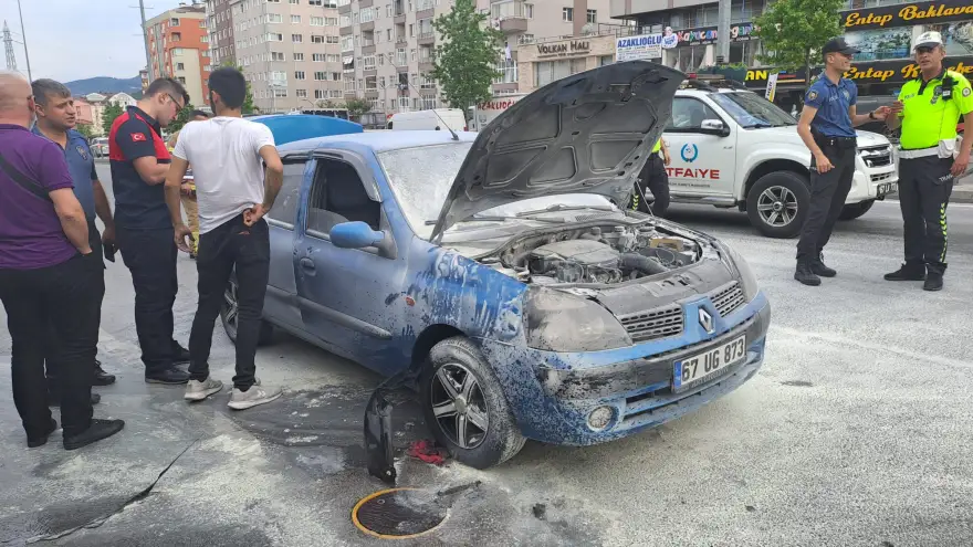 Otomobil alevlere teslim oldu...