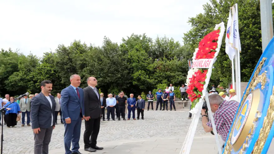 Uzunmehmet, Törenle Anıldı
