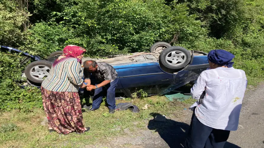 Freni boşalan otomobil takla attı...