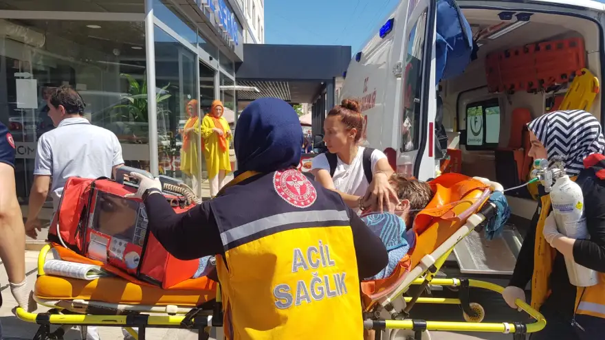 Küçük erkek çocuğu boğulma tehlikesi geçirdi...