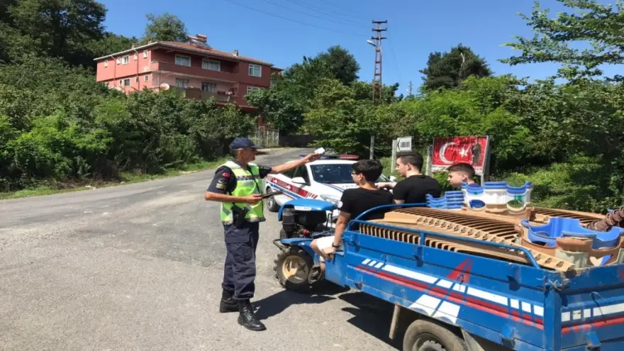 Jandarma pat-pat sürücülerine bilgilendirme yaptı...