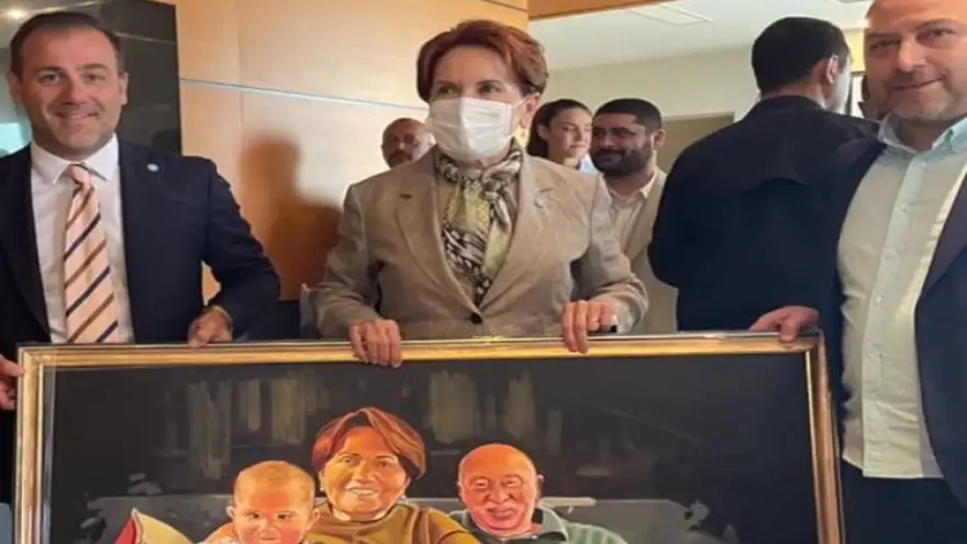 Müftüoğlu'ndan Akşener'e anlamlı hediye
