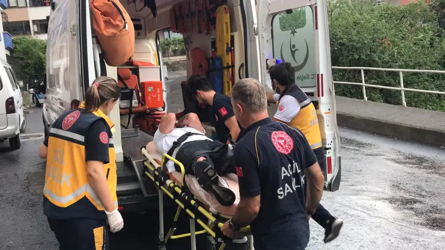 Yağmurda motosikleti kaydırdı