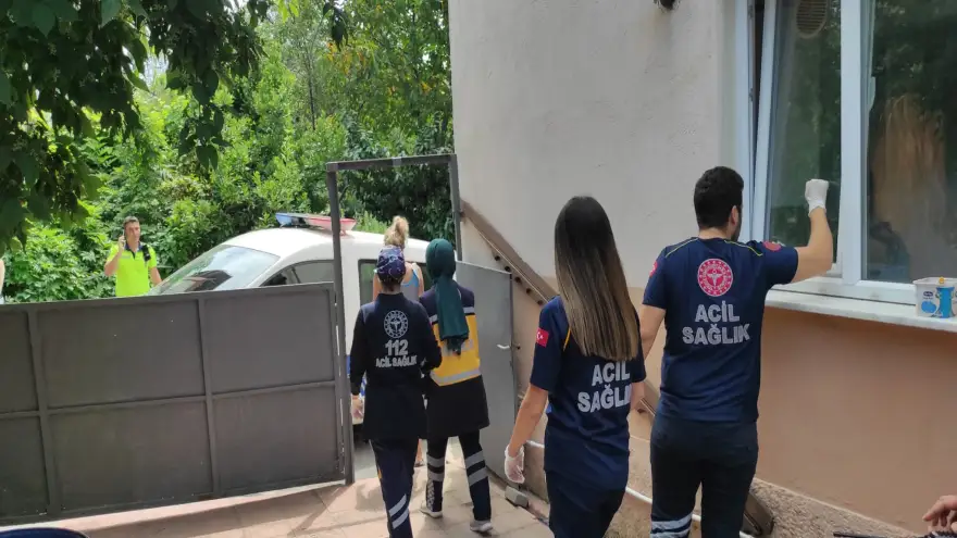 Hareketsiz yatan şahıs, ekipleri harekete geçirdi