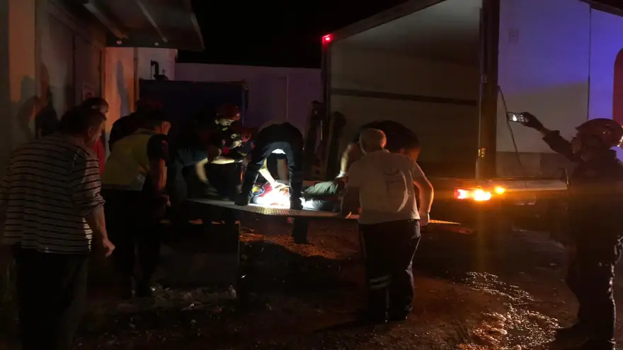 Forkliftin altında kaldı