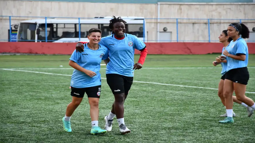 Kadın futbol takımı Bolu'da kampa girdi