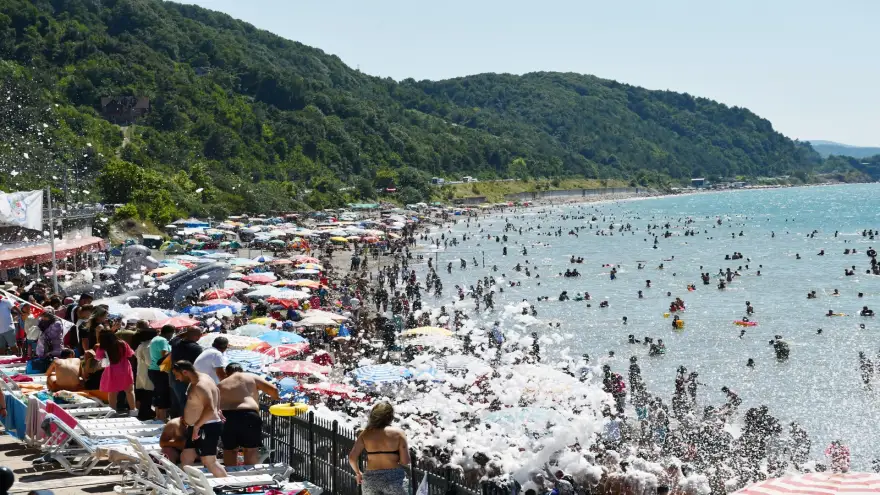 Sevgi Barış Dostluk Plajları doldu taştı
