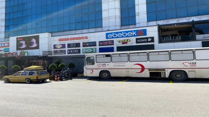 Ereylin AVM'den Kızılay'a destek...