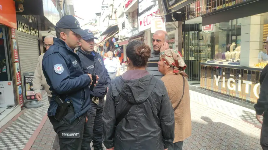 Dolandırılıyordu, güvenlik görevlisi engelledi