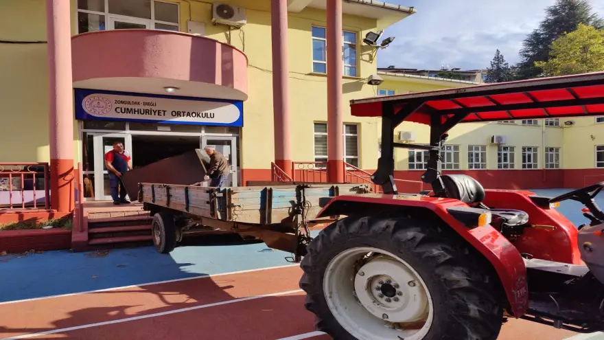 Okul binalarında taşınma işlemi başladı..