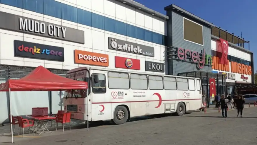 Ereylin AVM’den Kızılay’a destek