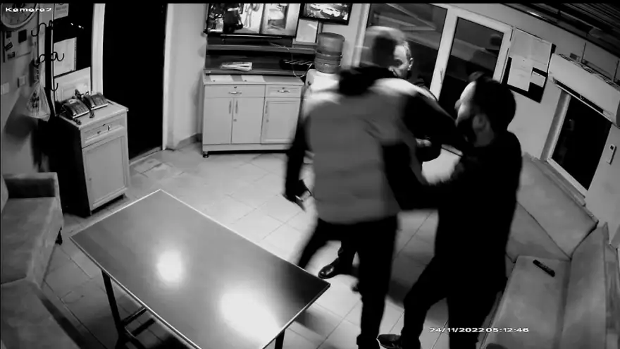 Tartıştığı kişiyi bıçakladı..